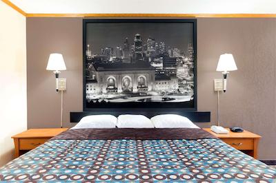 سوپر 8 کانساز سیتی آیرپرت