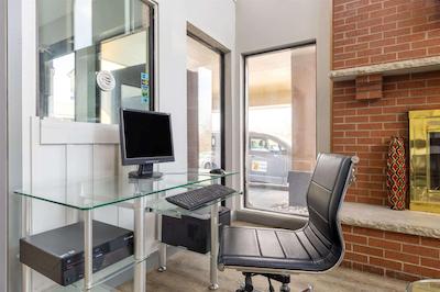 سوپر 8 کانساز سیتی آیرپرت