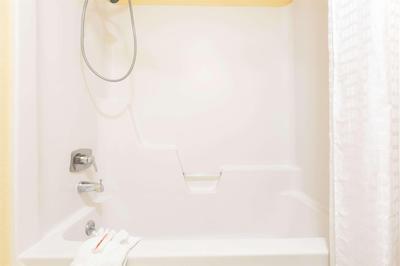 سوپر 8 کانساز سیتی آیرپرت