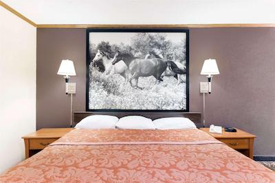 سوپر 8 کانساز سیتی آیرپرت