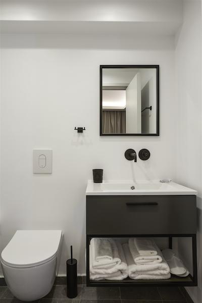 د ارتیست آتن