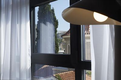 د ارتیست آتن