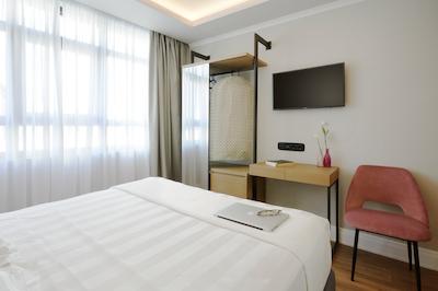 د ارتیست آتن