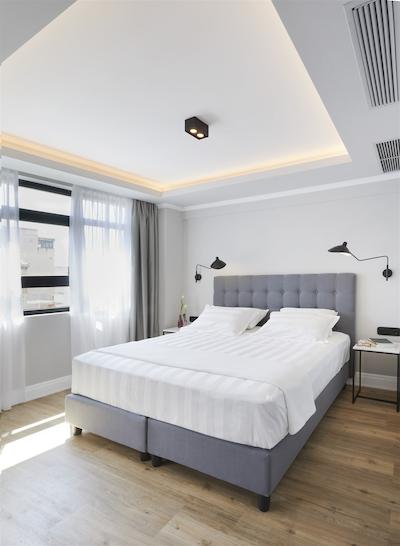 د ارتیست آتن