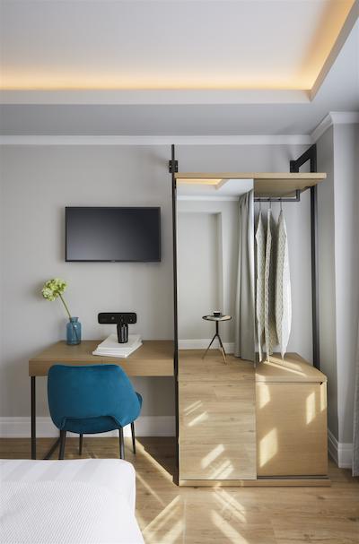 د ارتیست آتن