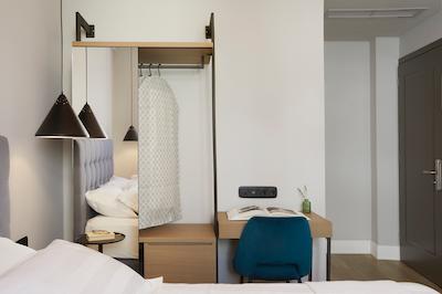 د ارتیست آتن