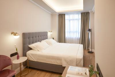 د ارتیست آتن