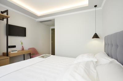 د ارتیست آتن