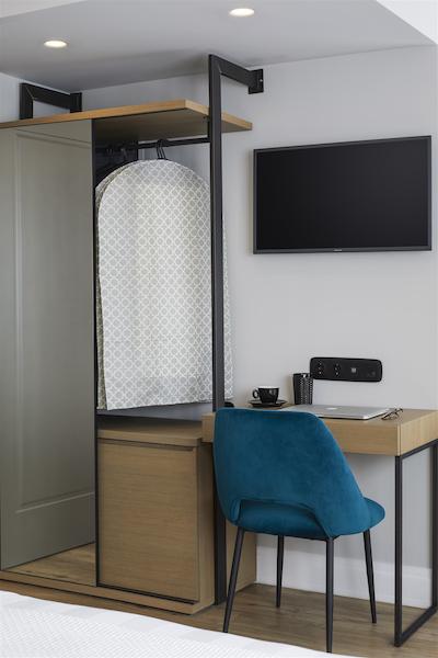 د ارتیست آتن