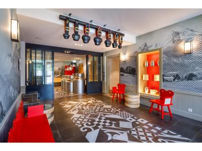 اسویز نایت بای فاسبیند