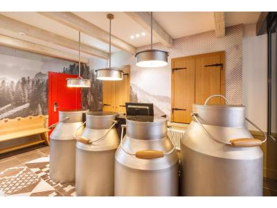 اسویز نایت بای فاسبیند