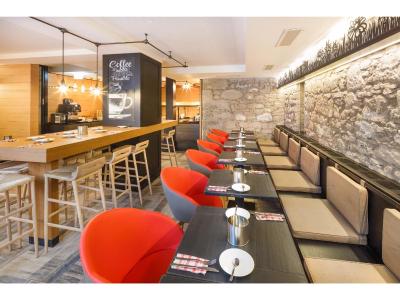 اسویز نایت بای فاسبیند