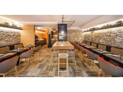 اسویز نایت بای فاسبیند