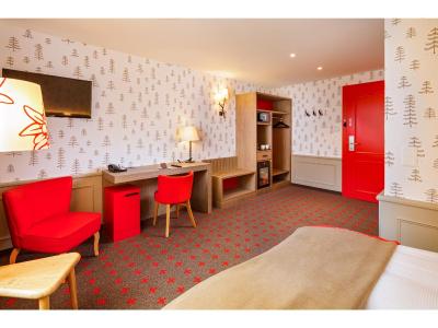 اسویز نایت بای فاسبیند