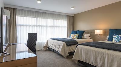 دیستینکشن هامیلتون هتل اند کنفرنس سنتر