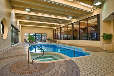 فور پوینتز بای شراتون ترنتو آیرپرت