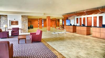 فور پوینتز بای شراتون ترنتو آیرپرت