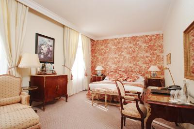 هتل امستردام امستل