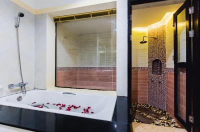 کارون ویل ریزورت پوکت