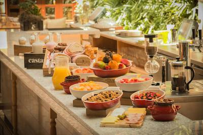 فور اسیسُنز هتل کاسا مدینا بگوت