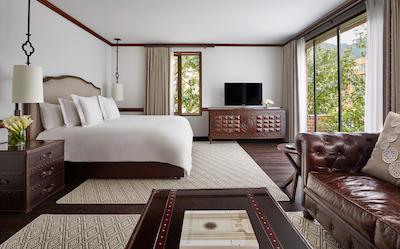 فور اسیسُنز هتل کاسا مدینا بگوت