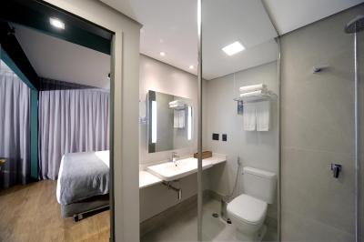 د کاپیتال-ماناجد بای اکسرهتلز