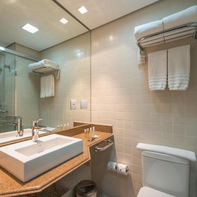 د کاپیتال-ماناجد بای اکسرهتلز