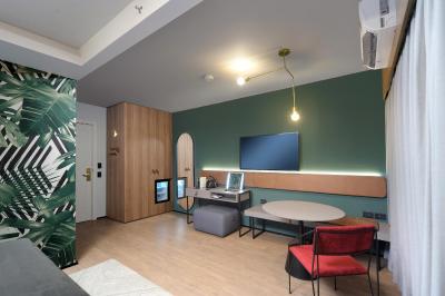 د کاپیتال-ماناجد بای اکسرهتلز