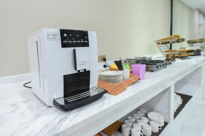 جین جیانگ متروپلو هتل شانگهای هانگچائو ایرپورت هوجونگ رود