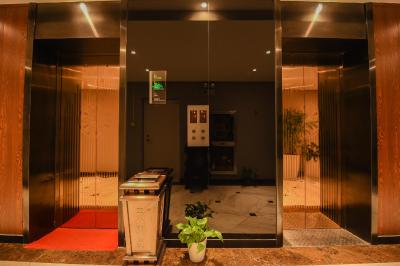 جین جیانگ متروپلو هتل شانگهای هانگچائو ایرپورت هوجونگ رود