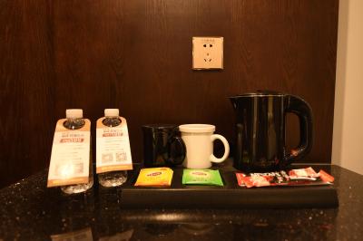 جین جیانگ متروپلو هتل شانگهای هانگچائو ایرپورت هوجونگ رود