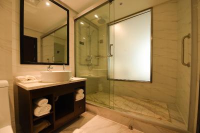 جین جیانگ متروپلو هتل شانگهای هانگچائو ایرپورت هوجونگ رود