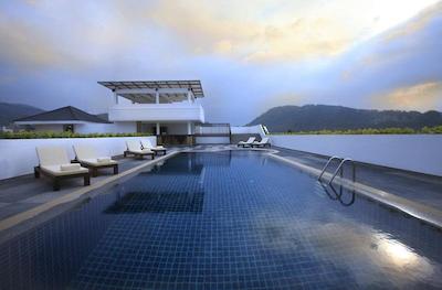 سوئیس اوتل ریزورت پوکت پاتونگ بیچ