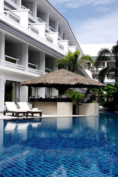 سوئیس اوتل ریزورت پوکت پاتونگ بیچ