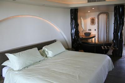 هانگارا اکو ویلیج اند اسپا