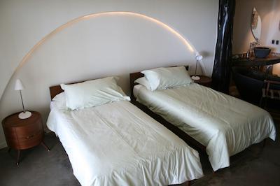 هانگارا اکو ویلیج اند اسپا