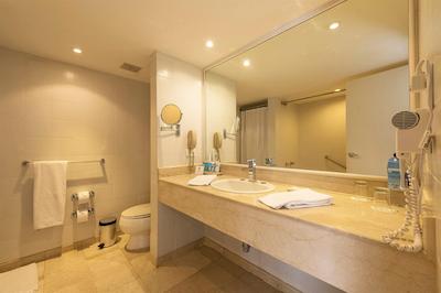 هتل آلمیرانت