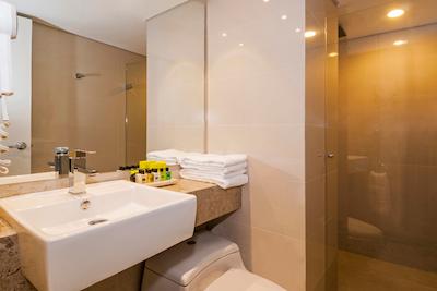 هتل آلمیرانت