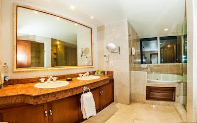 هتل آلمیرانت