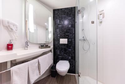 آیبیس شانگهای چانگشو رود هتل