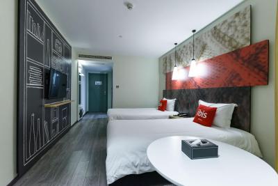 آیبیس شانگهای چانگشو رود هتل