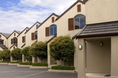 ویاجر اپارتمنتز تاوپو