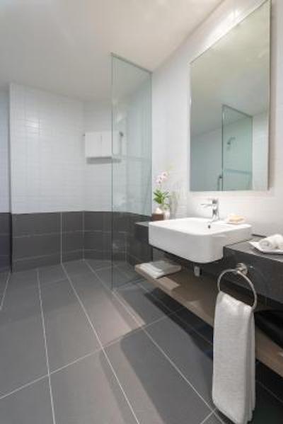 هیلتون گاردن این کوالا لومپور جالان توانکو ابدول راهمان اسود