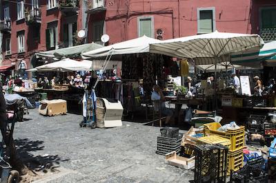 الئونراز سویتز ناپلز