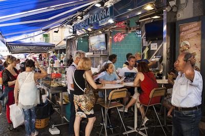 الئونراز سویتز ناپلز