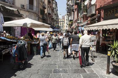 الئونراز سویتز ناپلز