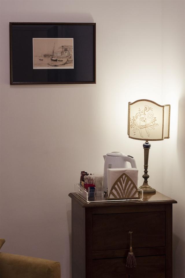 الئونراز سویتز ناپلز