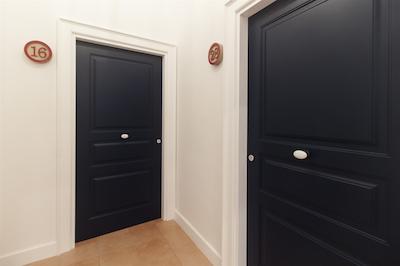 الئونراز سویتز ناپلز