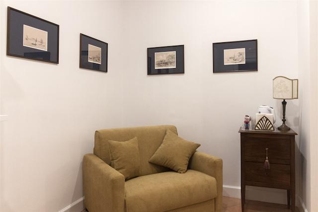 الئونراز سویتز ناپلز