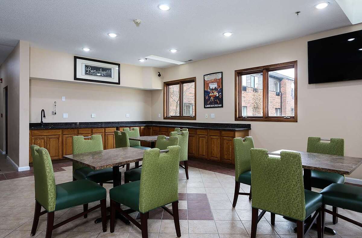 Days Inn and Suites New Buffalo